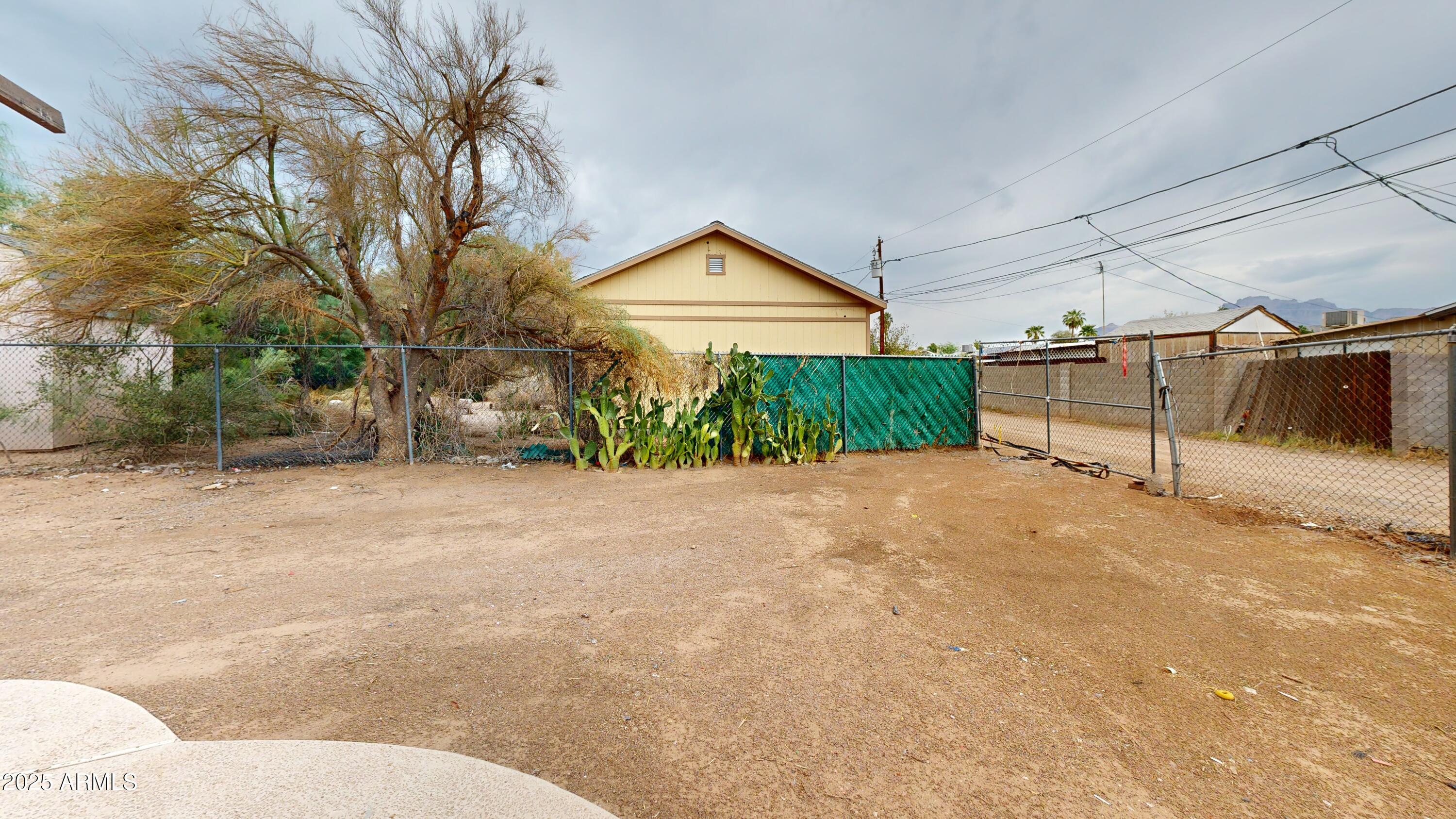 2351 South Royal Palm Road Apache Junction, AZ 85119 - Photo 19 of 21 a view of a backyard