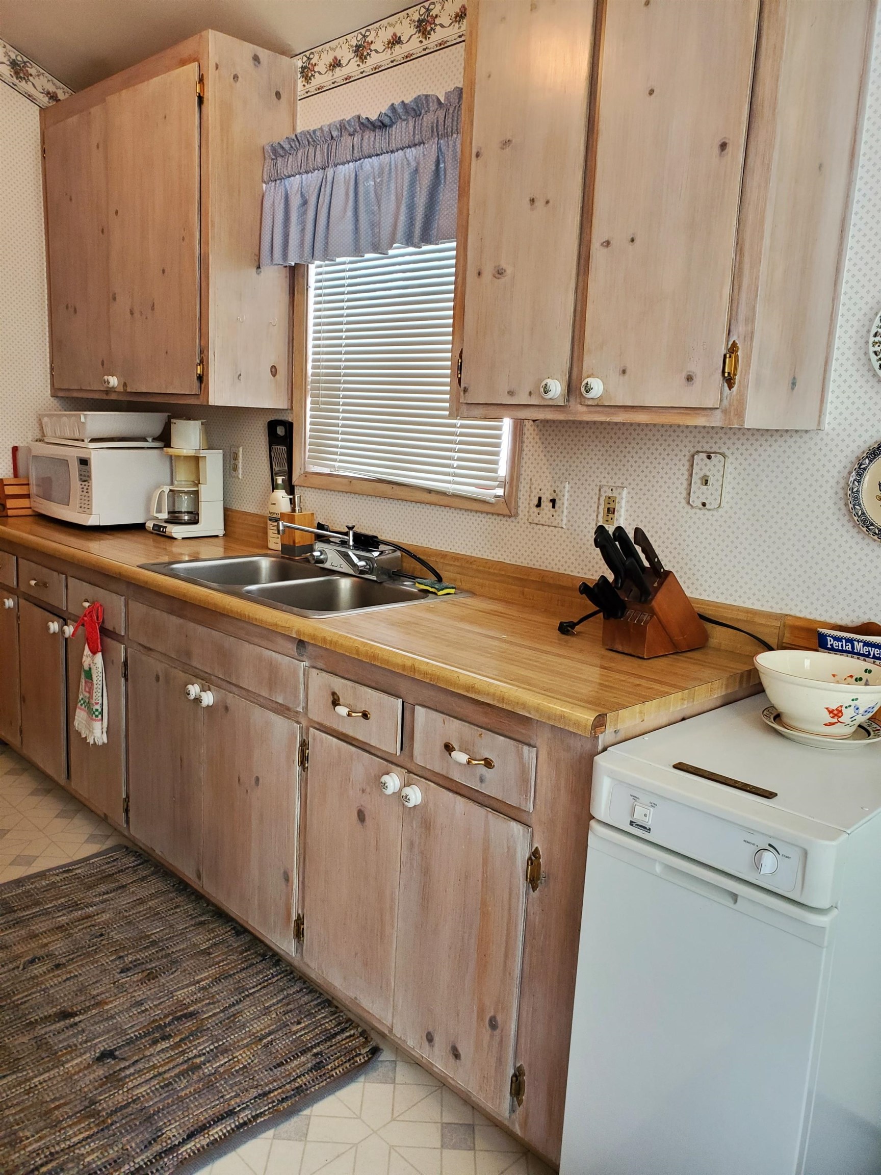 747 Minaret Road June Lake, CA 93529 - Photo 16 of 23 Gallery Image 16