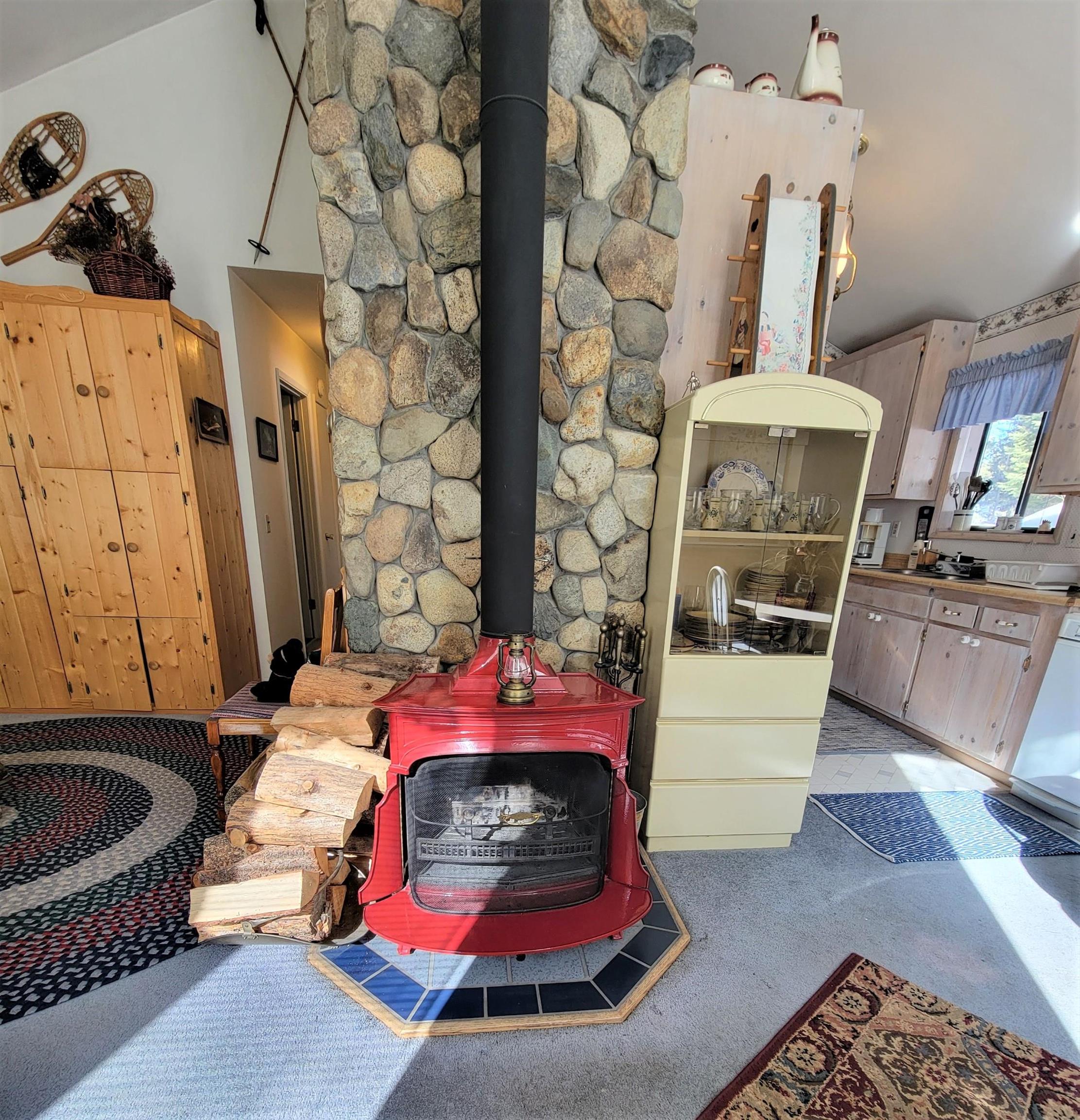 747 Minaret Road June Lake, CA 93529 - Photo 8 of 23 Gallery Image 8