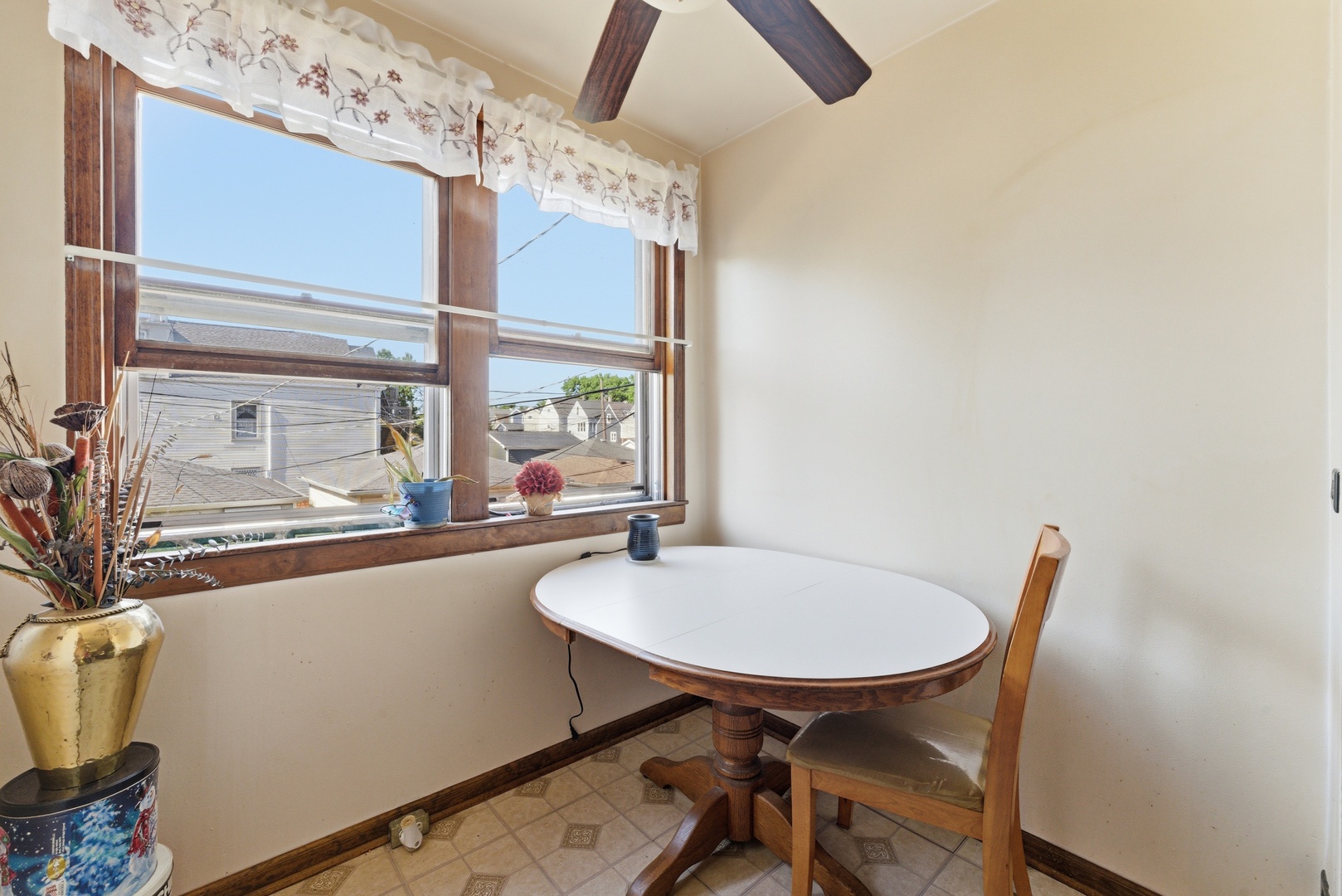 3820 West George Street Chicago, IL 60618 - Photo 8 of 36
