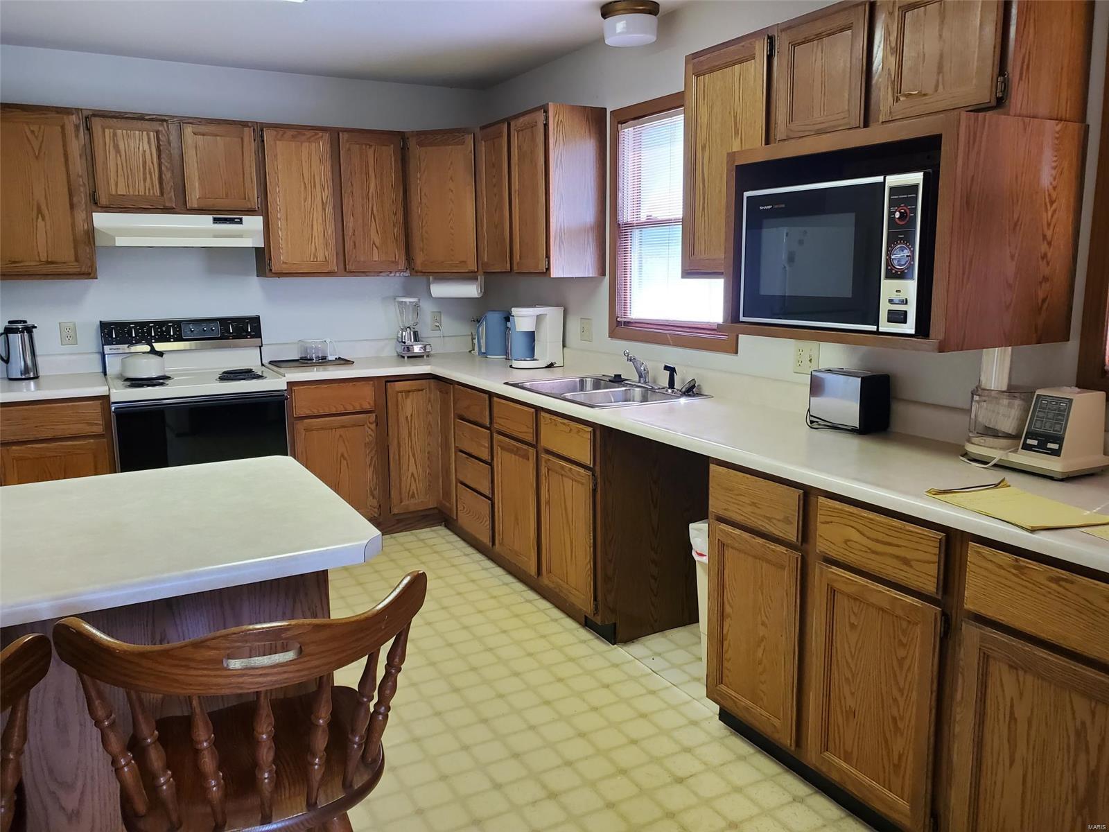 17440 Highline Road Carlyle, IL 62231 - Photo 4 of 19
