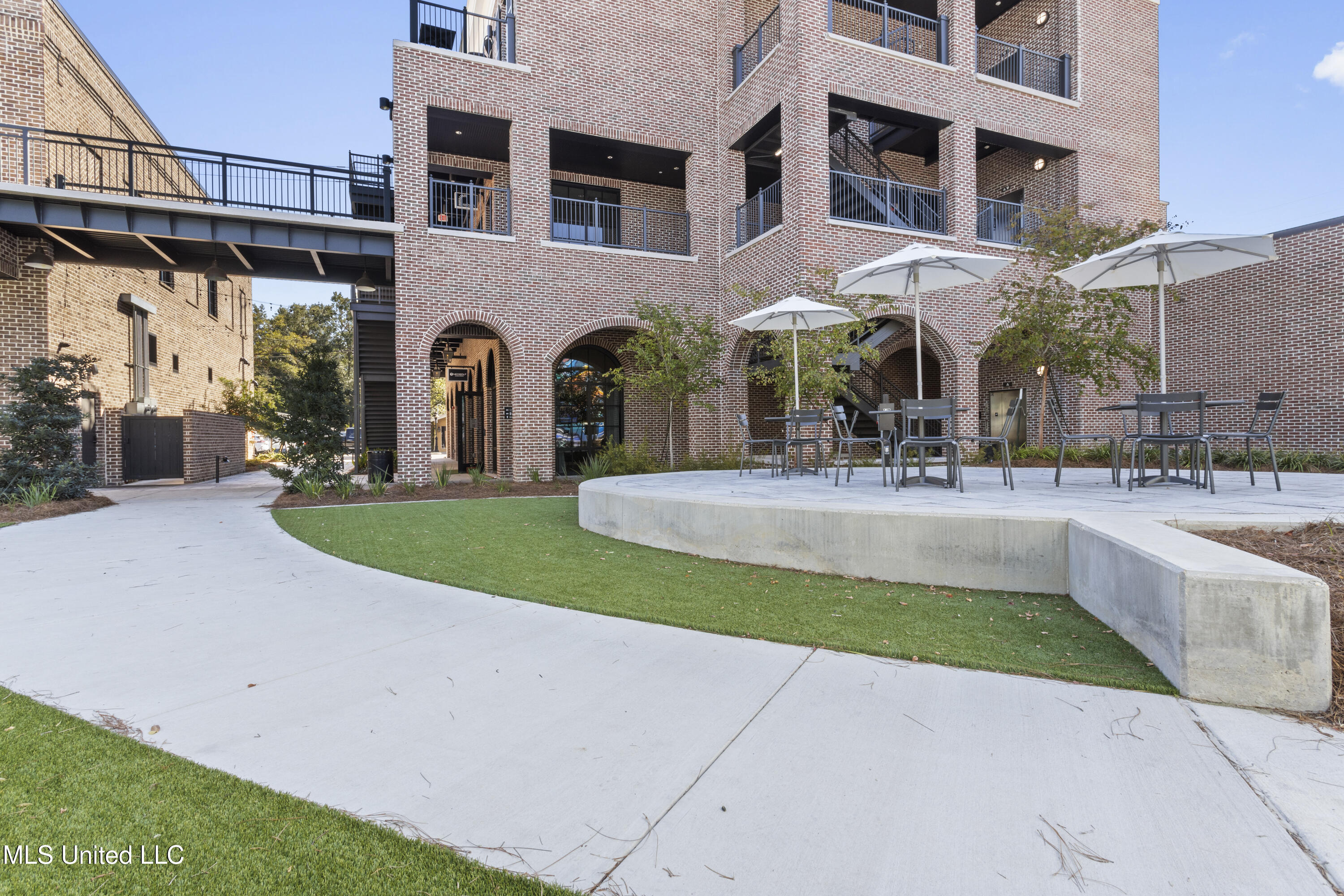1515 Government Street, Unit A302 Ocean Springs, MS 39564 - Photo 2 of 38 Amazing Outdoor Space