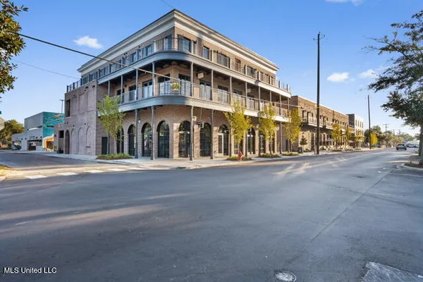$399,000 | 1515 Government Street, Unit A302, Ocean Springs, MS 39564