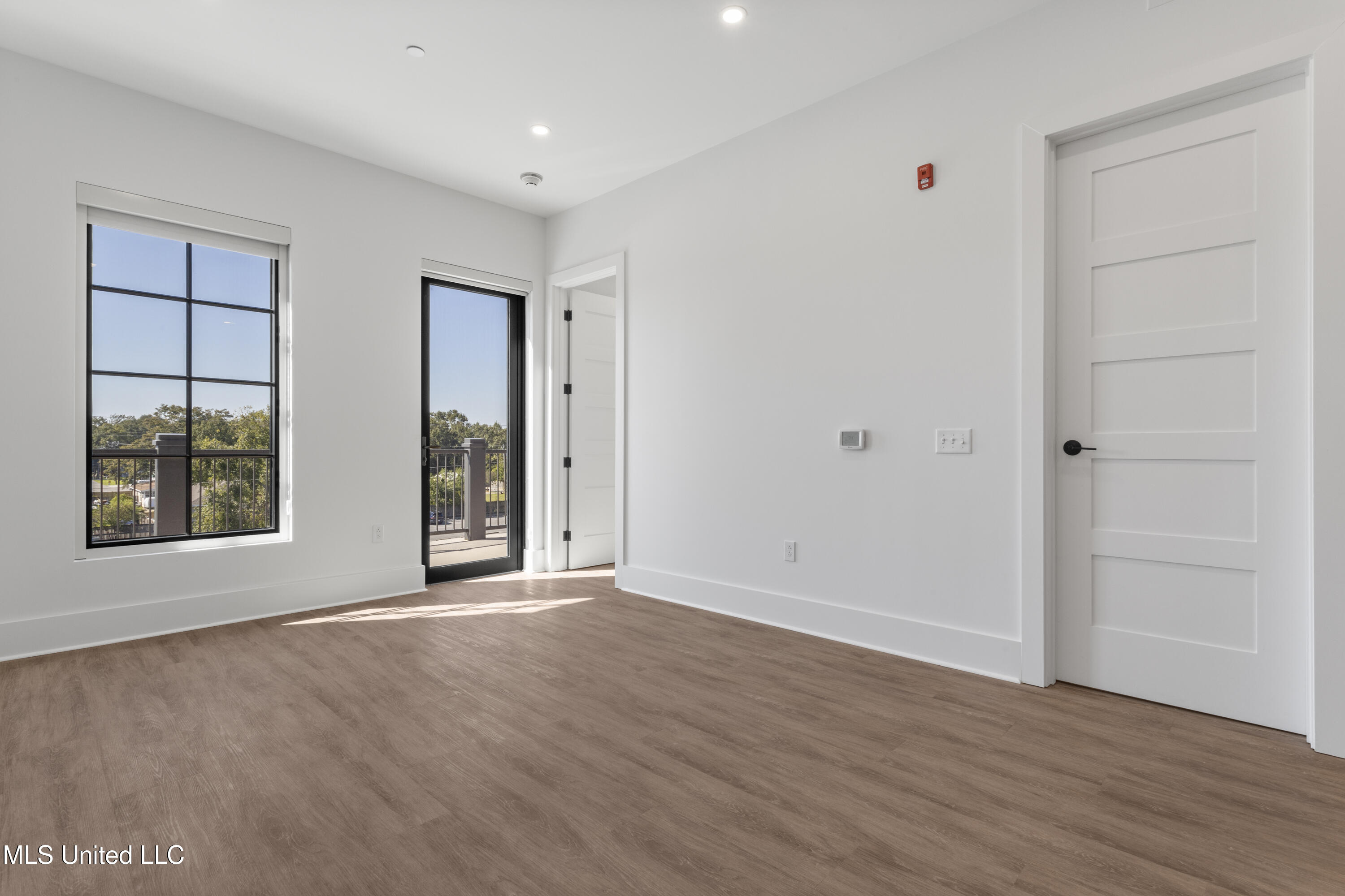 1515 Government Street, Unit A302 Ocean Springs, MS 39564 - Photo 5 of 38 Natural Lighting
