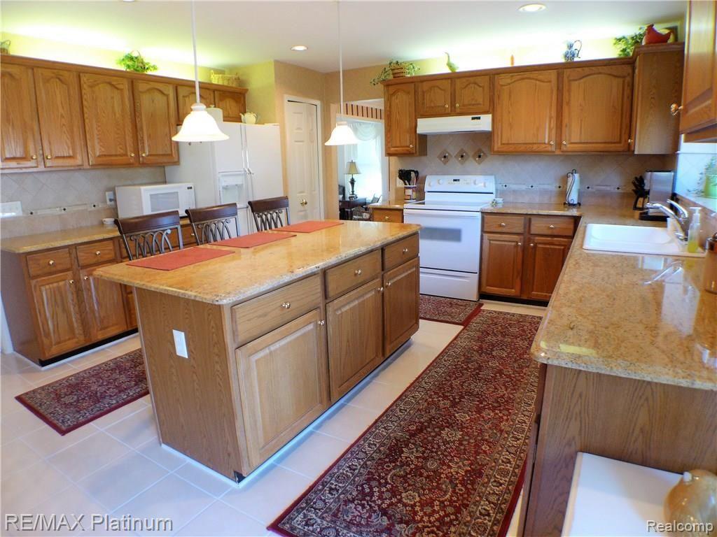 2857 Santia Road Troy, MI 48085 - Photo 8 of 43