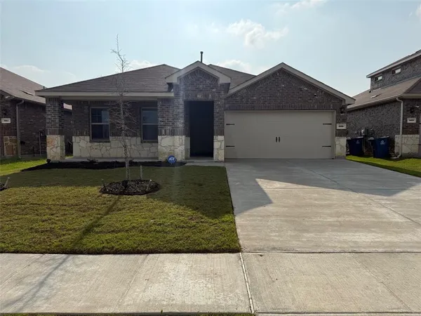 $1,900 | 305 Charmed Way, Caddo Mills, TX 75135