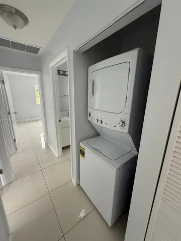 $3,000 | 2121 Northwest 72nd Street, Unit 2121, Miami, FL 33147