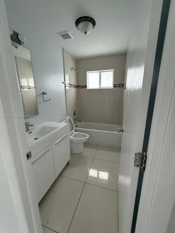 $3,000 | 2121 Northwest 72nd Street, Unit 2121, Miami, FL 33147