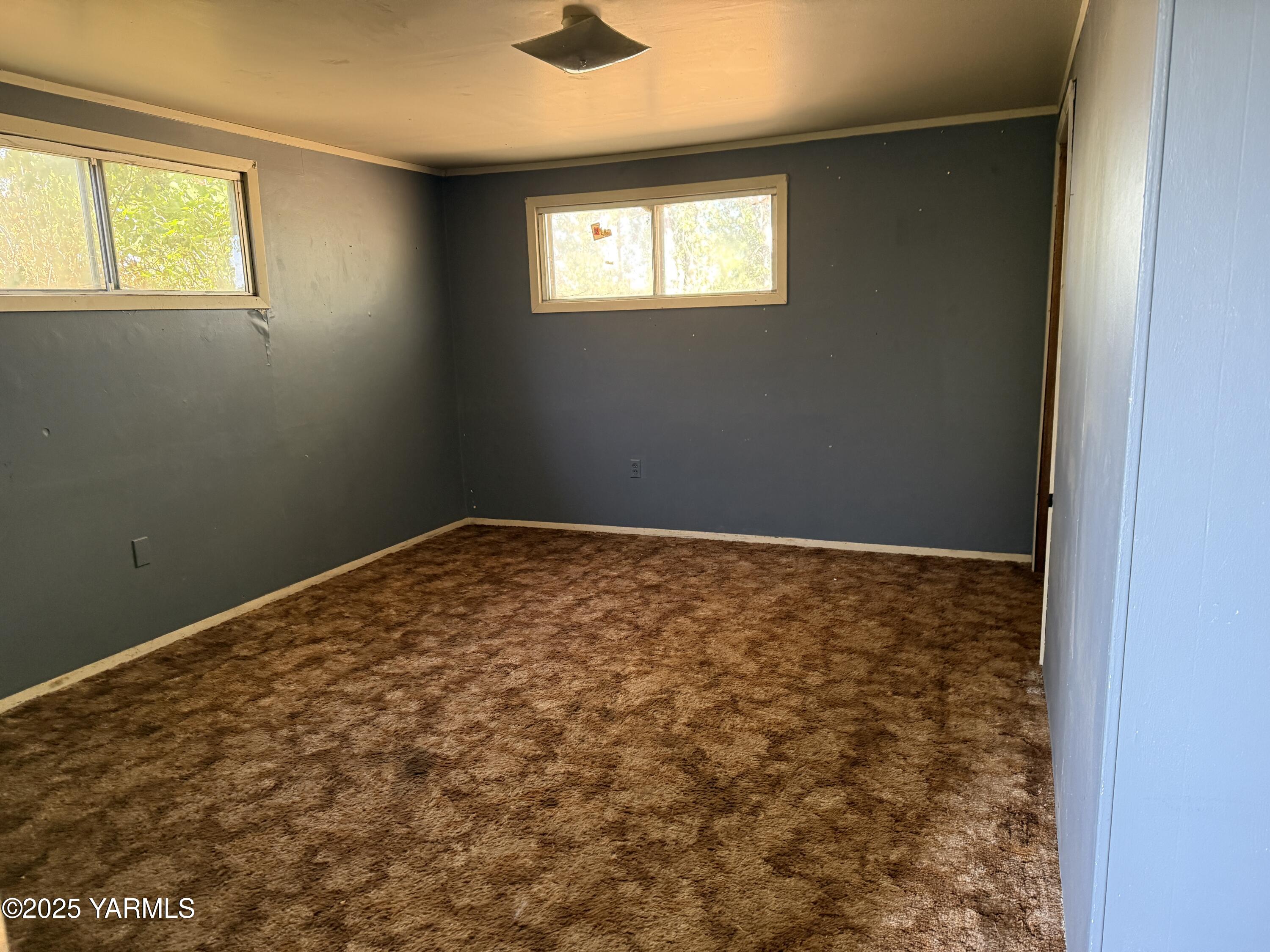 152602 West Atwood Road Prosser, WA 99350 - Photo 12 of 19 a view of empty room with window
