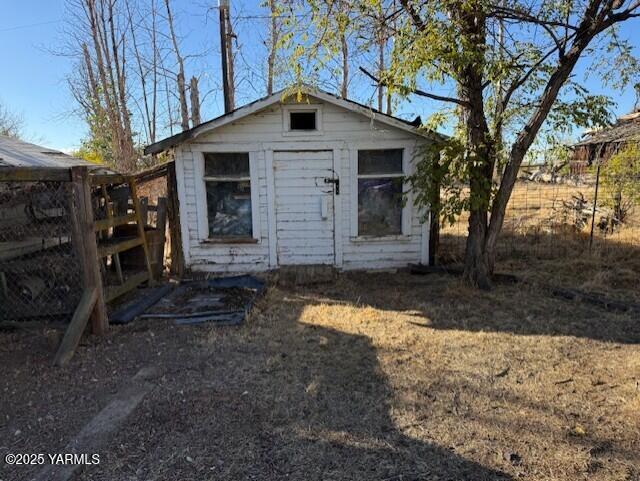 152602 West Atwood Road Prosser, WA 99350 - Photo 16 of 19 a front view of a house with yard