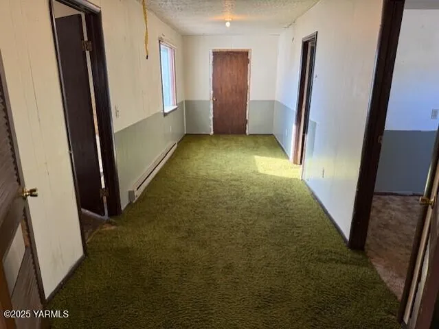 a view of entryway with window