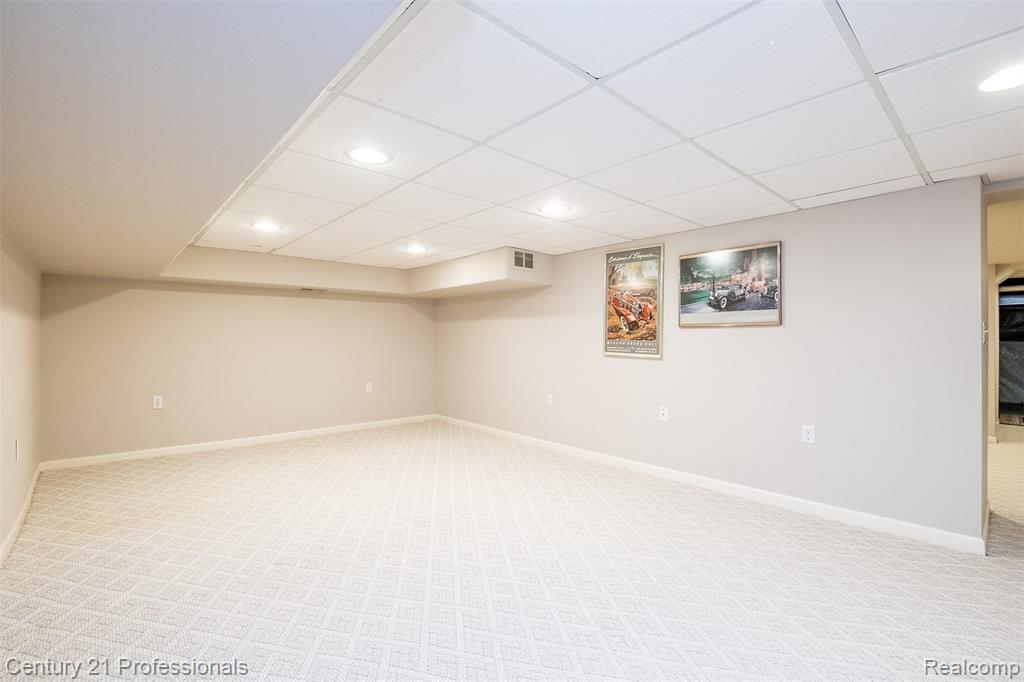 302 West 3rd Street Rochester, MI 48307 - Photo 59 of 74 Gallery Image 59