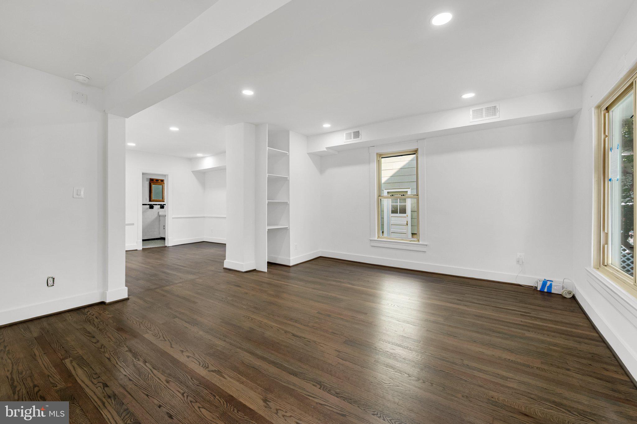 710 Silver Spring Avenue Silver Spring, MD 20910 - Photo 8 of 45 Living Room