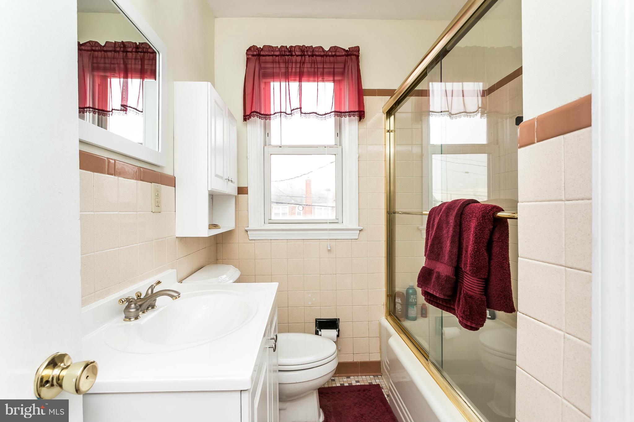 34 Berkshire Road Baltimore, MD 21221 - Photo 14 of 26 Bath