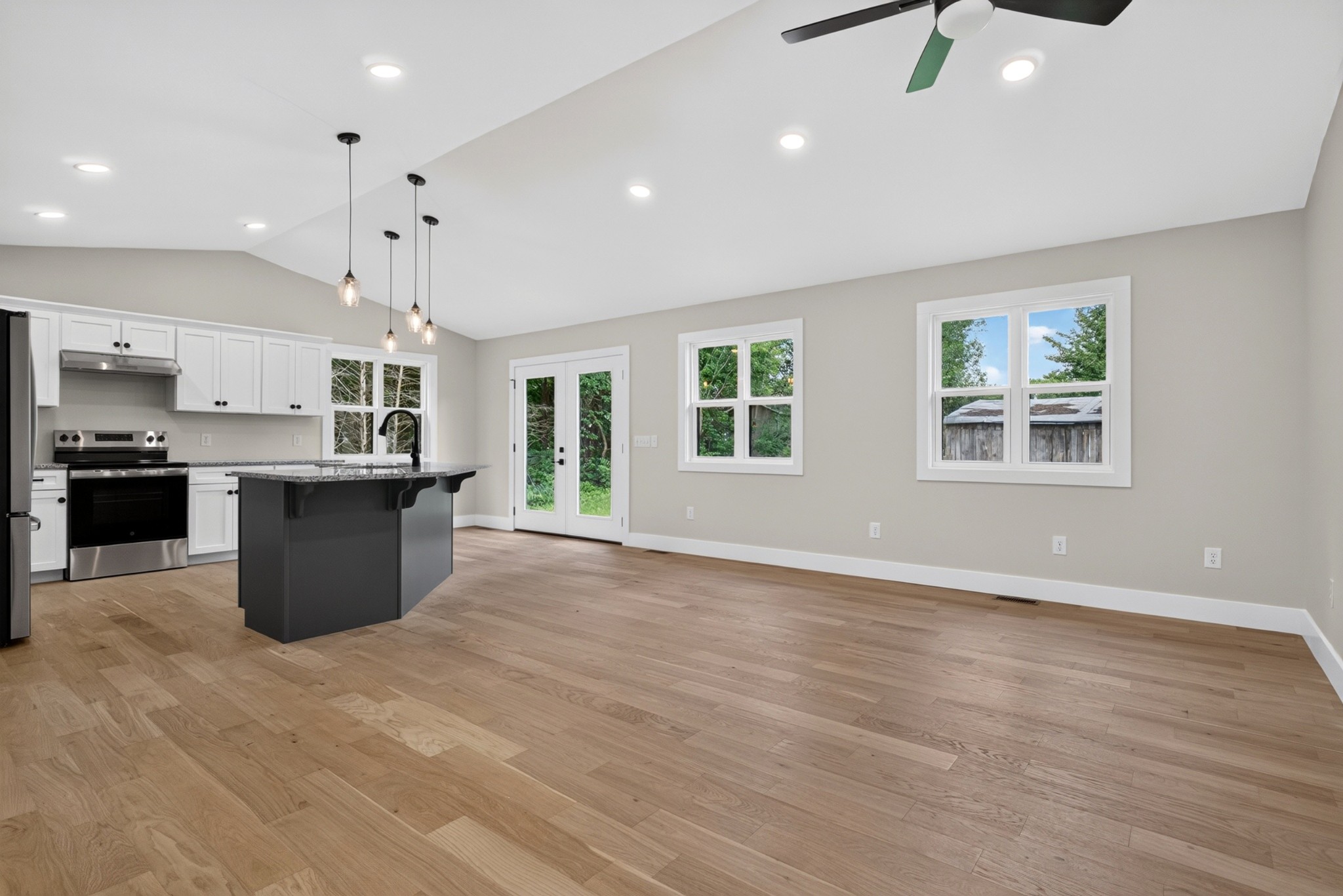 215 James Holman Road Sparta, TN 38583 - Photo 3 of 38