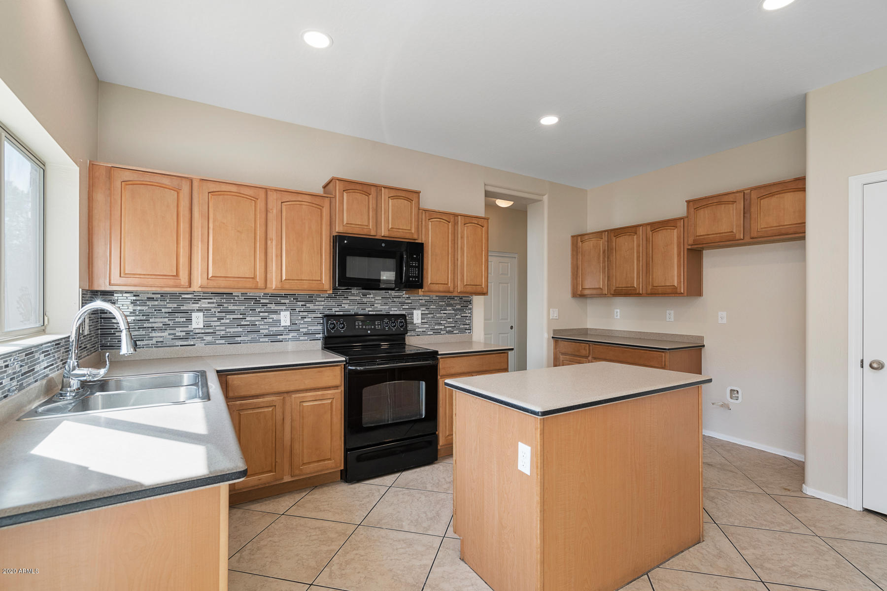 5425 West Apollo Road Laveen, AZ 85339 - Photo 9 of 26 011-5425WestApolloRoad-Phoenix-AZ-85339-