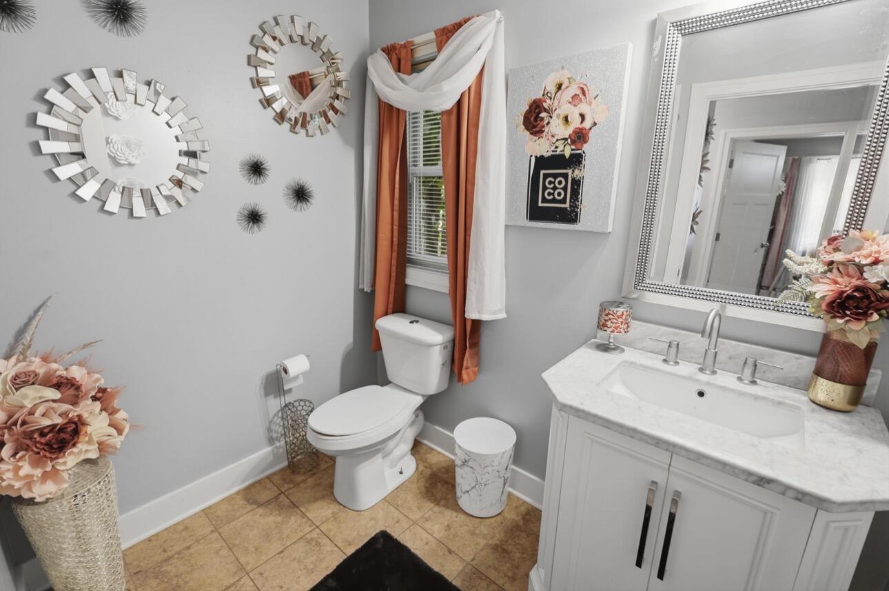 1015 Monroe Street Benton Harbor, MI 49022 - Photo 13 of 24 IMG_4903