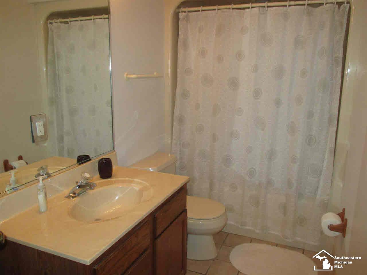 5840 East Dunbar Road, Unit 9 Monroe, MI 48161 - Photo 16 of 20 20434237-15.JPG