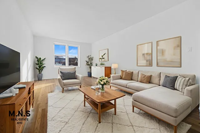 $399,000 | 143-25 84th Drive, Unit 3J | Briarwood