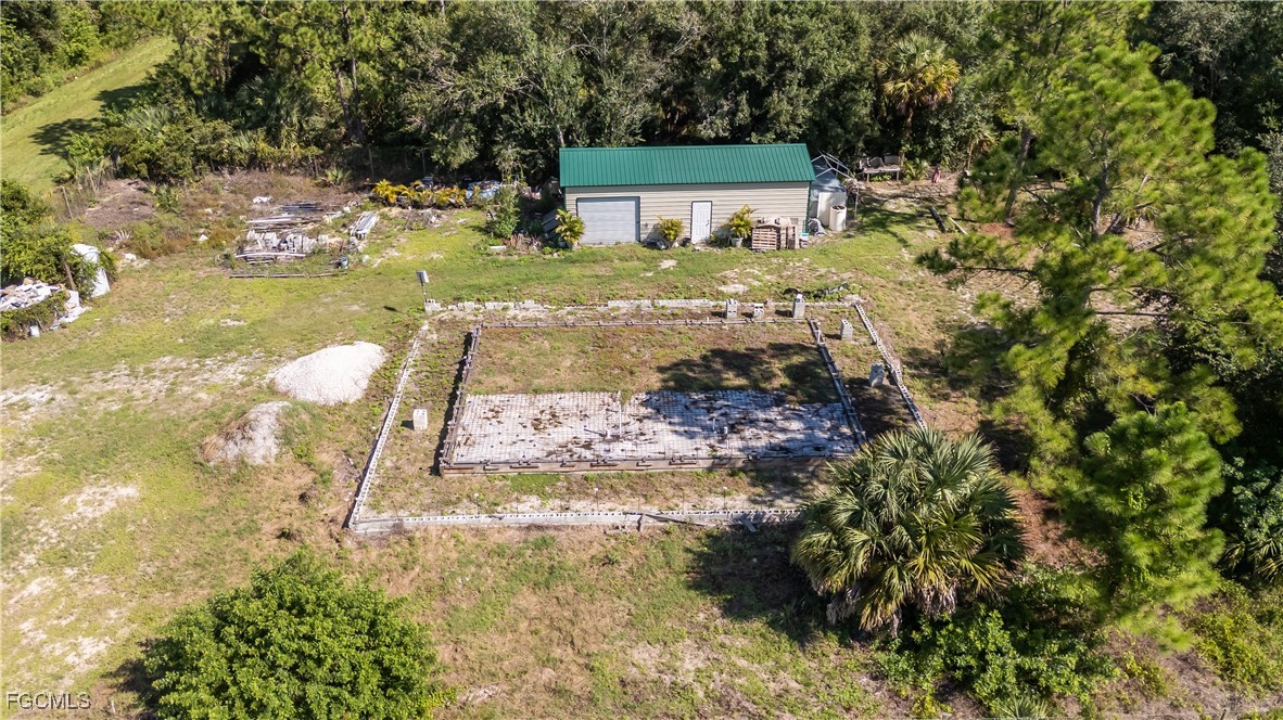 175 South Romero Street Clewiston, FL 33440 - Photo 6 of 19 a view of a back yard of the house