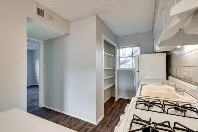 $750 | 311 East 31st Street, Unit 303A, Austin, TX 78705