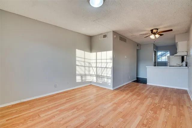 $750 | 311 East 31st Street, Unit 303A, Austin, TX 78705