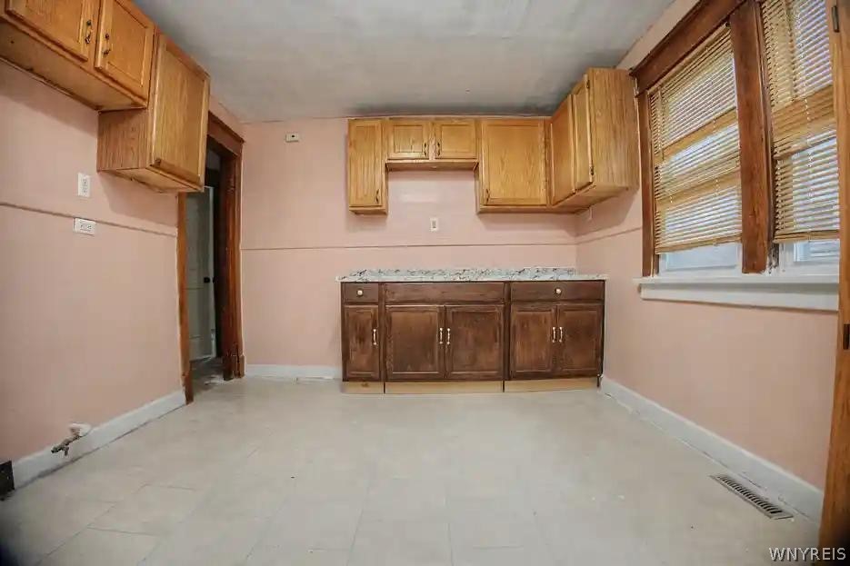 103 Preston Road Cheektowaga, NY 14215 - Photo 10 of 20