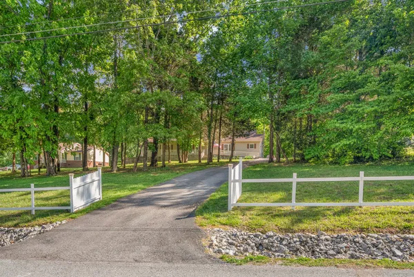 $550,000 | 1038 Phillip Drive, Portland, TN 37148