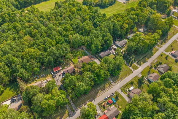 $550,000 | 1038 Phillip Drive, Portland, TN 37148
