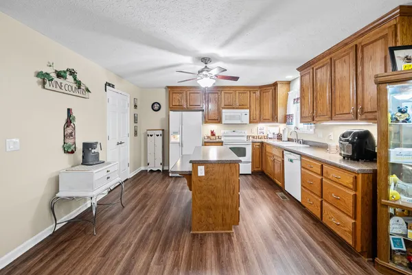 $550,000 | 1038 Phillip Drive, Portland, TN 37148