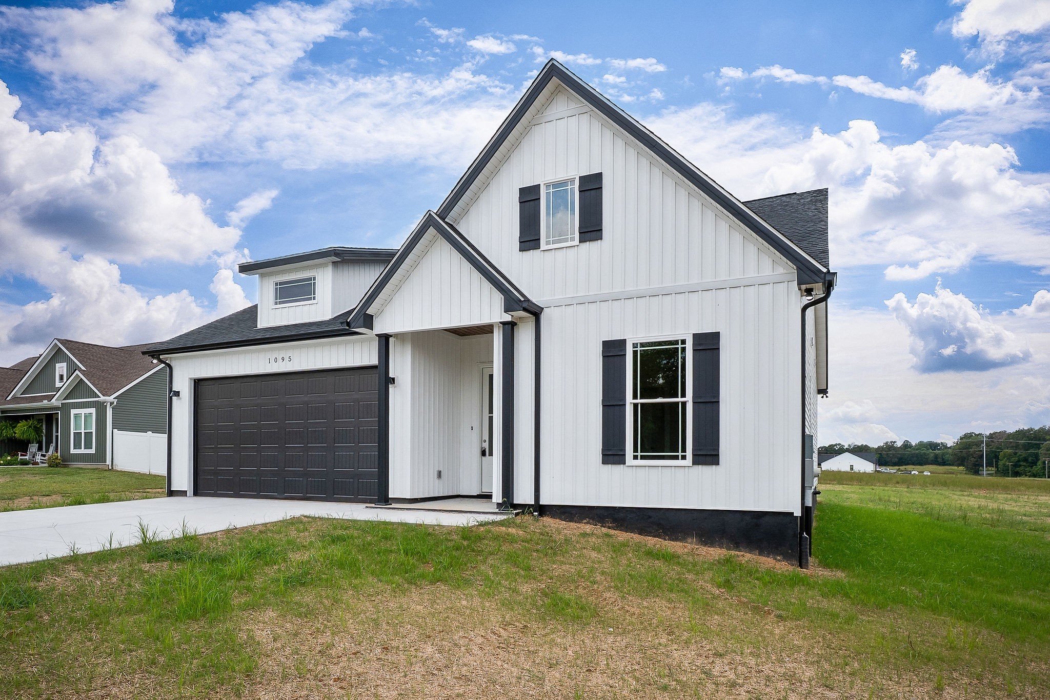 1095 Arch Cope Road Morrison, TN 37357 - Photo 2 of 29 front view of a house with a yard