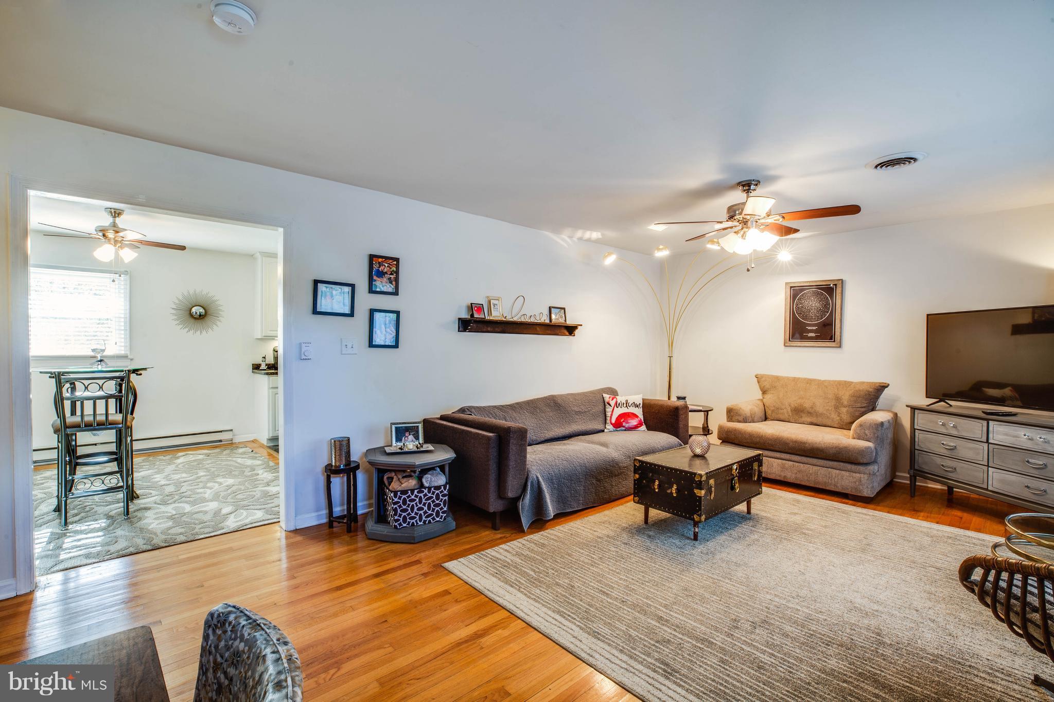 111 Sandy Ridge Road Fredericksburg, VA 22405 - Photo 4 of 29 Living Room