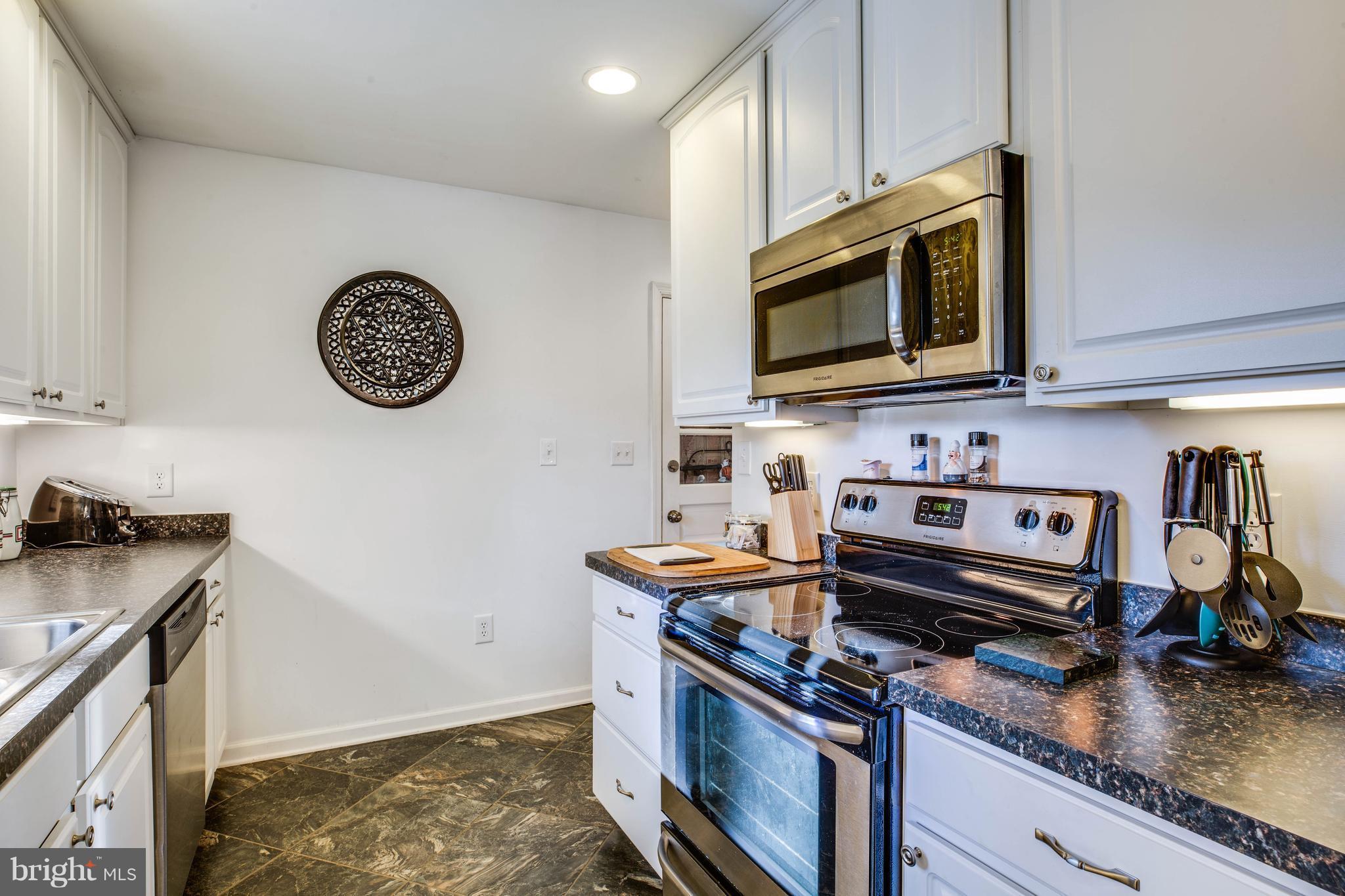 111 Sandy Ridge Road Fredericksburg, VA 22405 - Photo 7 of 29 Kitchen