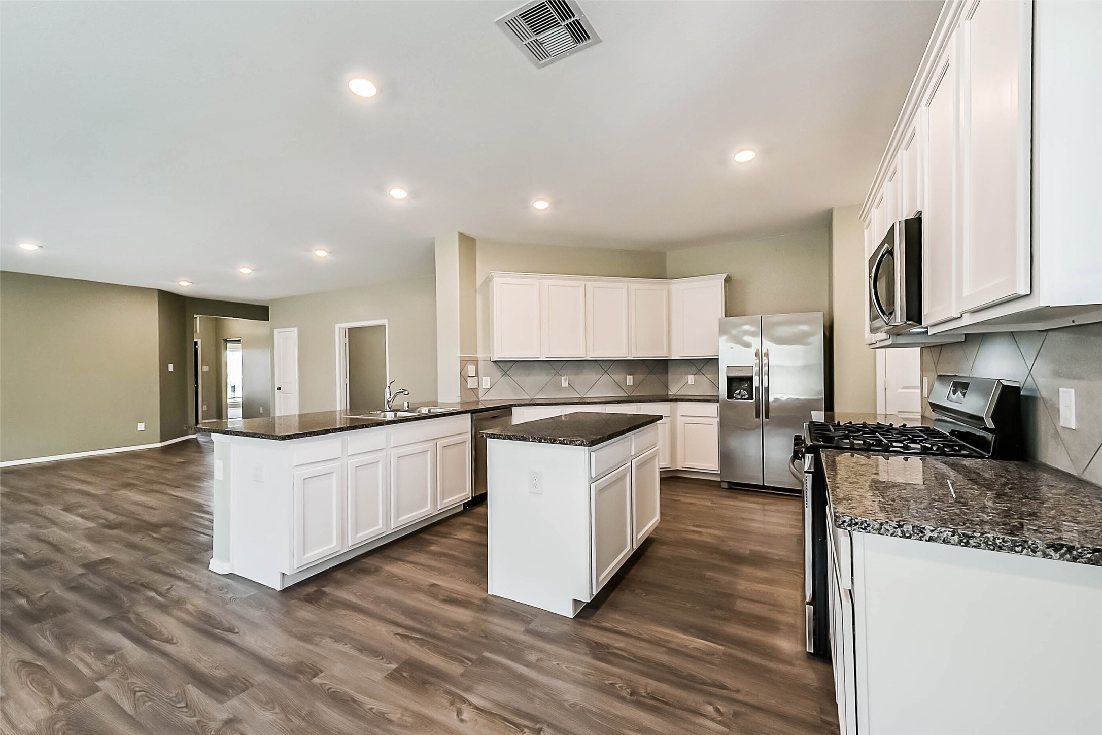 9422 Vicksburg Road Baytown, TX 77521 - Photo 11 of 33 Gallery Image 11