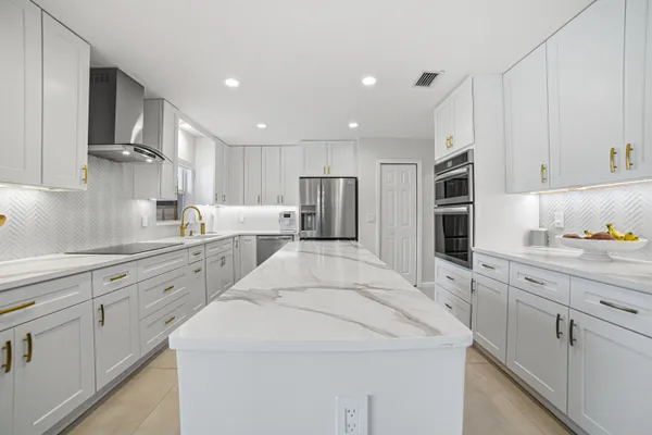 $7,800 | 2281 Southeast 11th Street, Pompano Beach, FL 33062