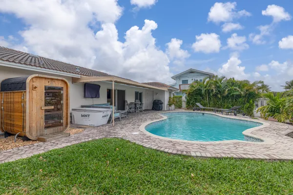 $7,800 | 2281 Southeast 11th Street, Pompano Beach, FL 33062