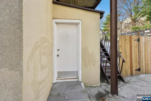 $1,950 | 7 Bender Place, Unit 3, Cliffside Park, NJ 07010