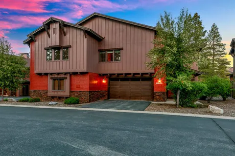 $1,450,000 | 11711 Hope Court, Unit B, Truckee, CA 96161