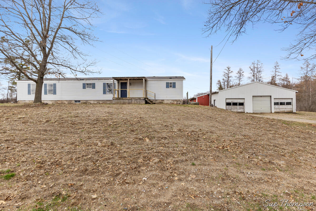 3216 Lakeside Drive Stanton, MI 48888 - Photo 2 of 25 3216-Lakeside_002