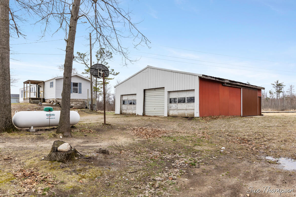 3216 Lakeside Drive Stanton, MI 48888 - Photo 3 of 25 3216-Lakeside_003