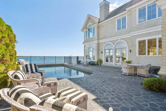 $8,000,000 | 1 Channel Road, South Portland, ME 04106