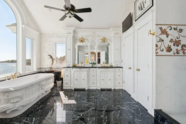 $8,000,000 | 1 Channel Road, South Portland, ME 04106