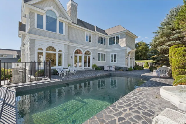 $8,000,000 | 1 Channel Road, South Portland, ME 04106