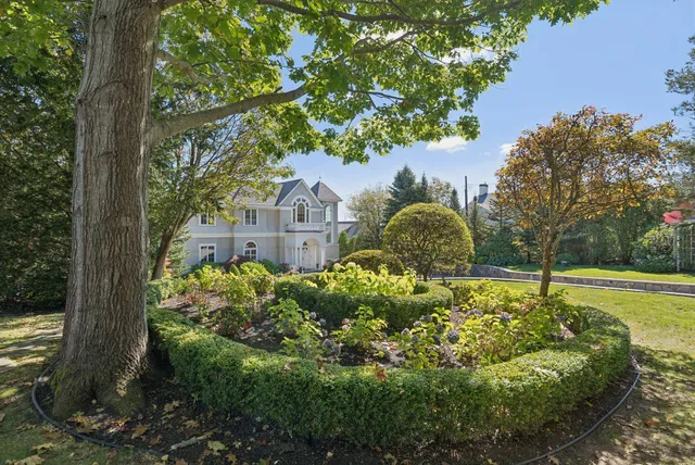 $8,000,000 | 1 Channel Road, South Portland, ME 04106