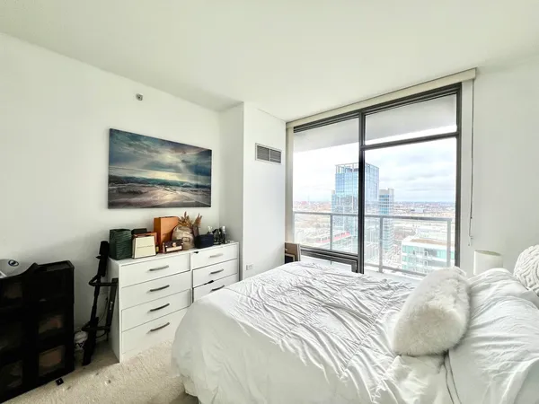 $2,550 | 100 East 14th Street, Unit 2108, Chicago, IL 60605