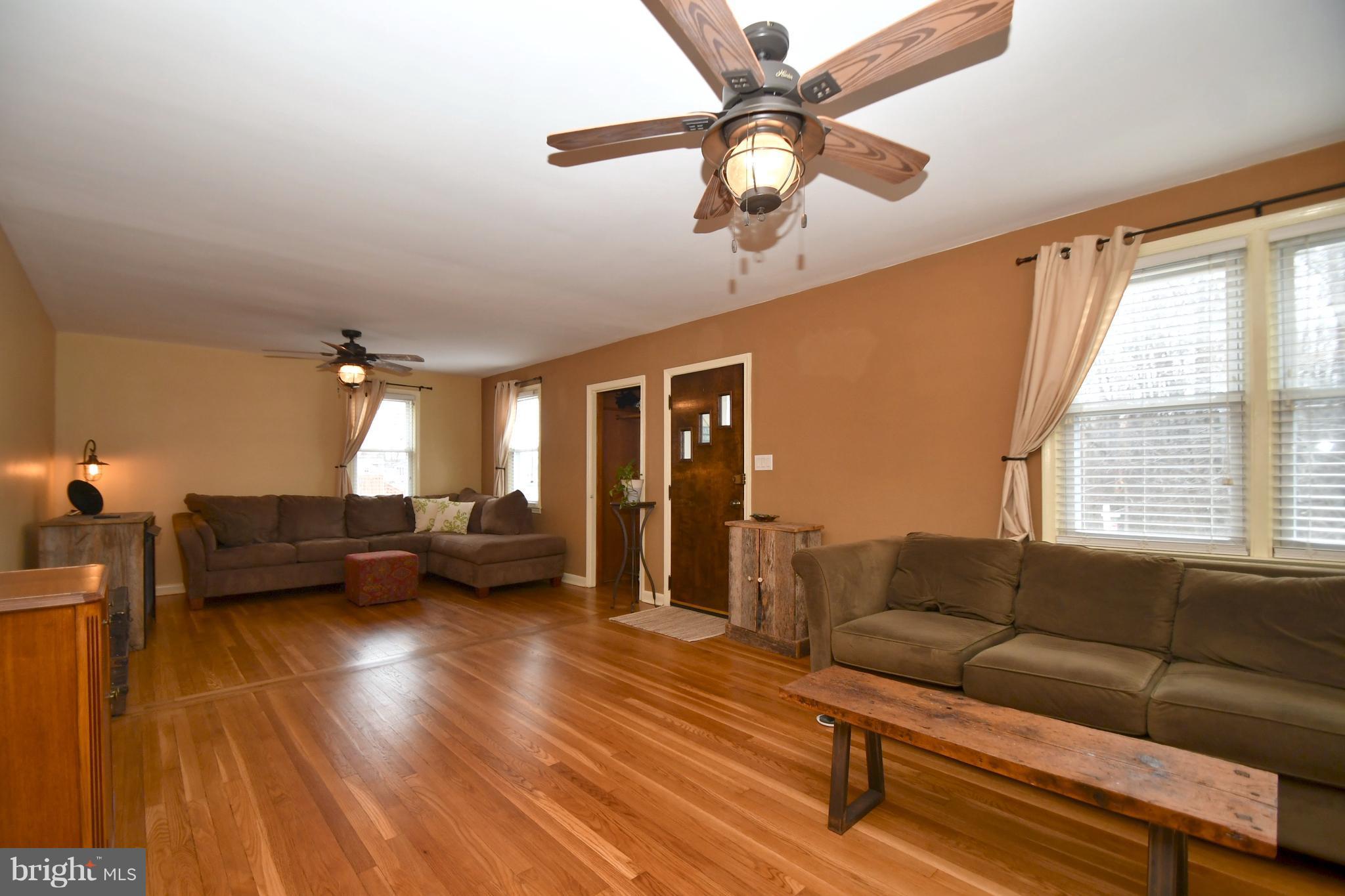 2208 Turkey Point Road Baltimore, MD 21221 - Photo 1 of 27 Living Room