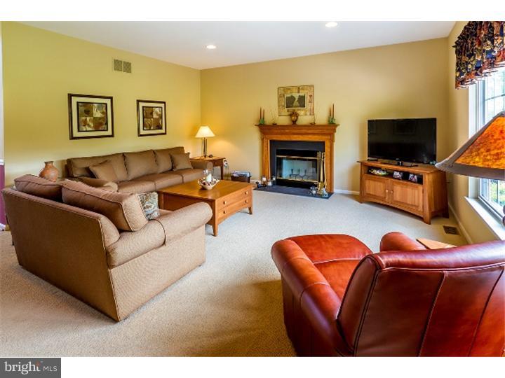 7 Ridgeview Road Delran, NJ 08075 - Photo 11 of 25 Family Room