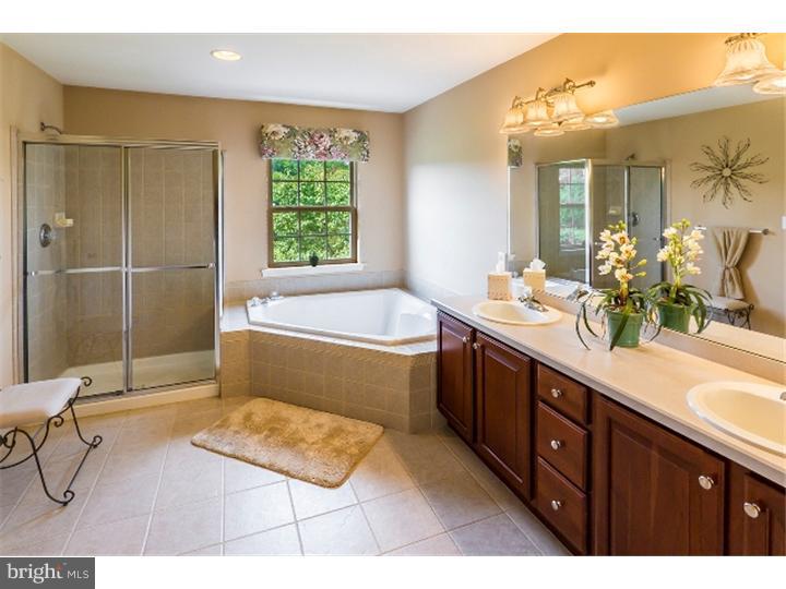 7 Ridgeview Road Delran, NJ 08075 - Photo 16 of 25 Bathroom