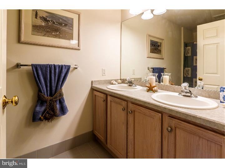 7 Ridgeview Road Delran, NJ 08075 - Photo 20 of 25 Bathroom