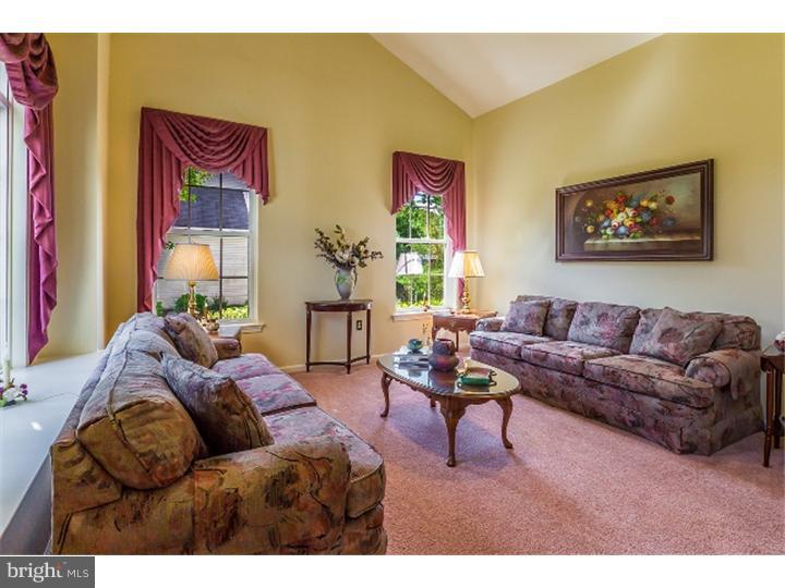 7 Ridgeview Road Delran, NJ 08075 - Photo 4 of 25 Living Room